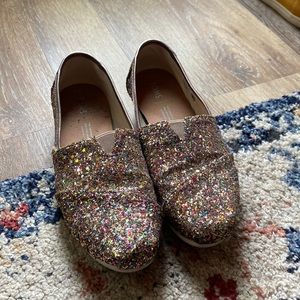 Glitter Tom slip ons
